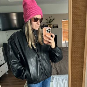 Vintage black leather bomber jacket size Large 100% leather